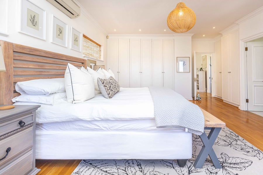 3 Bedroom Property for Sale in Sea Point Western Cape